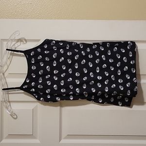 Juniors XL skulls tank top with built in shelf bra